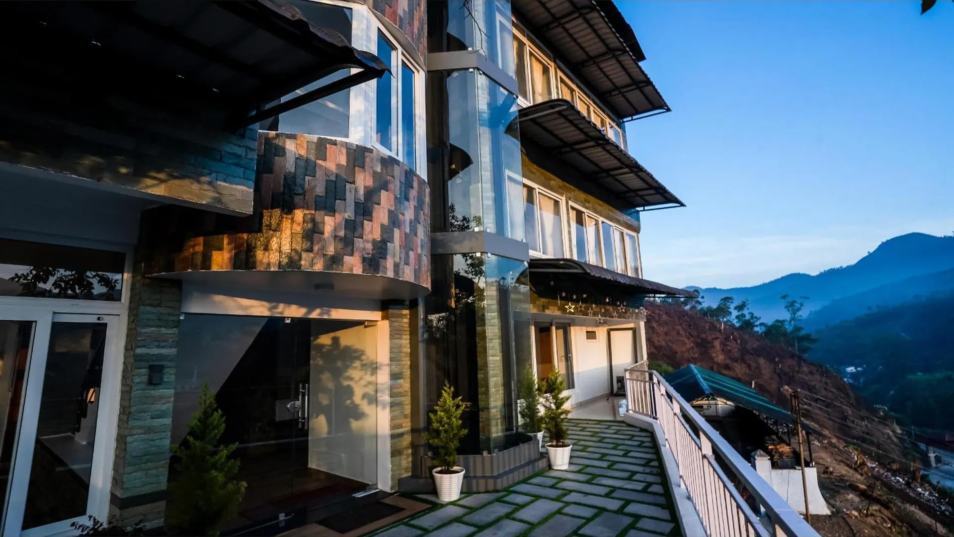 Carmel Top Munnar Hotel